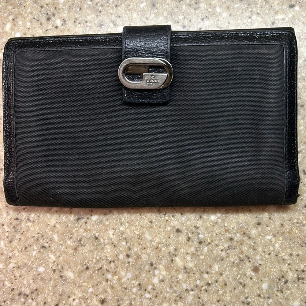GUCCI Authentic black long wallet